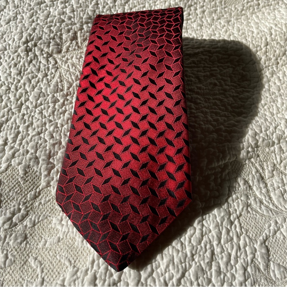 Black and Red Geometric-patterned Necktie by David Taylor